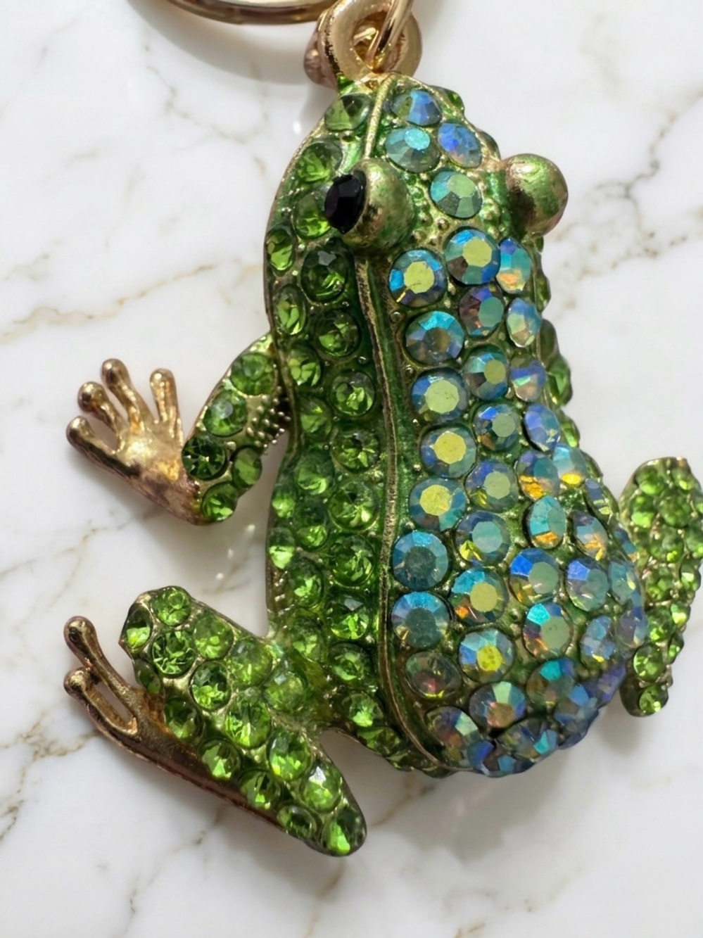 NWT Sparkling Green Rhinestone Frog Keychain & Bag Charm Gold-Tone Crystal Frog - Picture 3 of 4